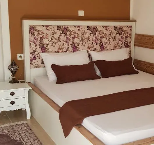 Couette-café Kizlan Ova 3*