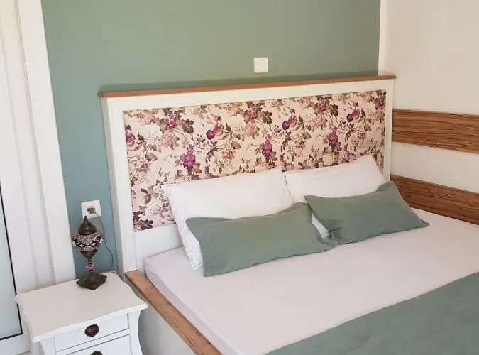 Couette-café Kizlan Ova 3*