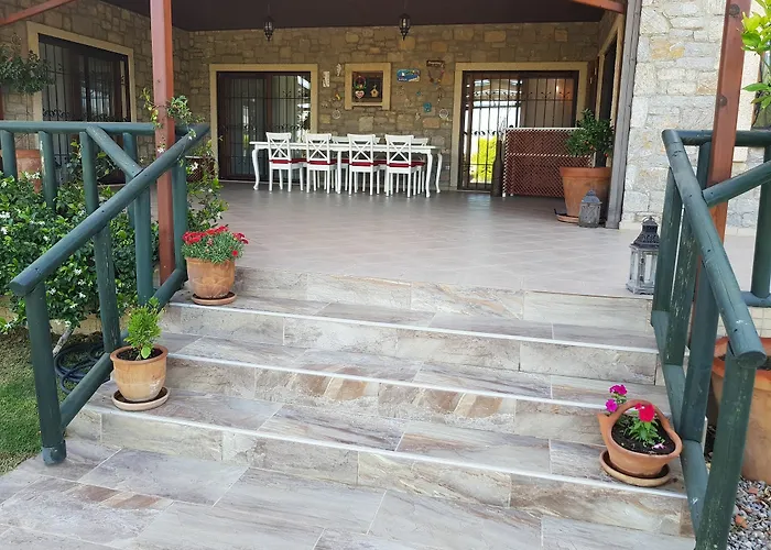 Couette-café Kizlan Ova 3*